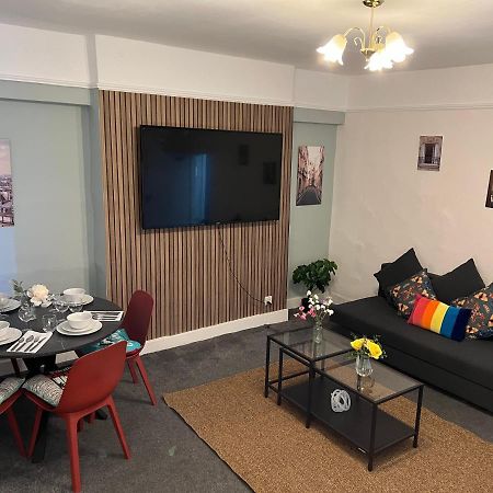 2-Bedroom Plus Living Room Flats Near Edgware Road Londra Esterno foto