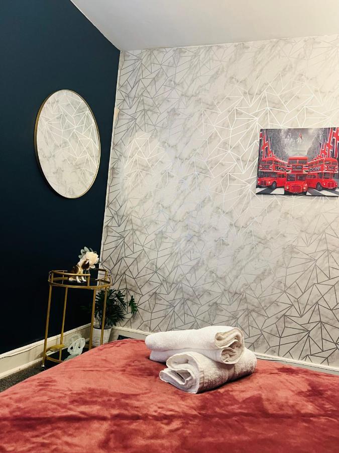 2-Bedroom Plus Living Room Flats Near Edgware Road Londra Esterno foto