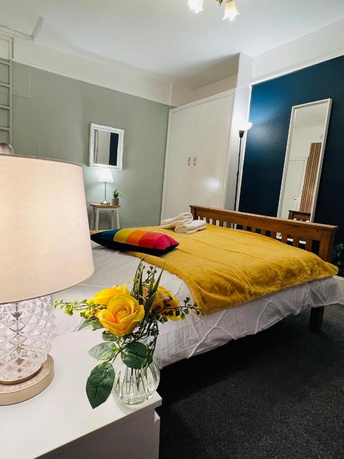 2-Bedroom Plus Living Room Flats Near Edgware Road Londra Esterno foto