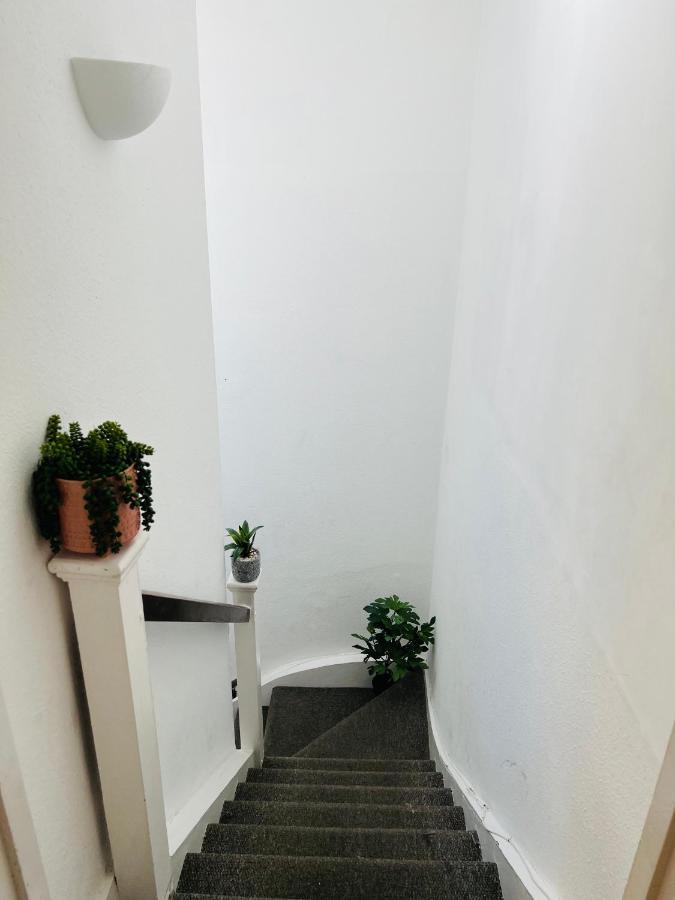 2-Bedroom Plus Living Room Flats Near Edgware Road Londra Esterno foto