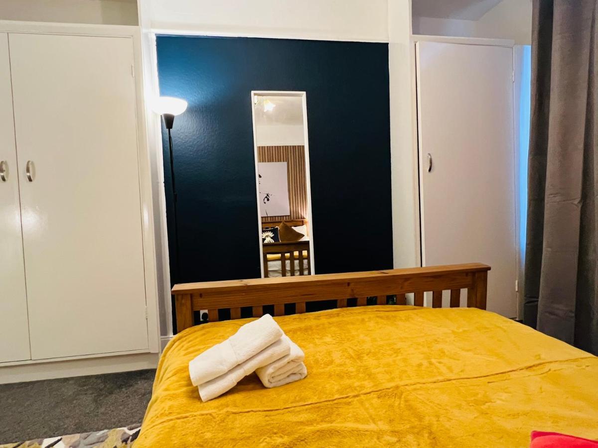 2-Bedroom Plus Living Room Flats Near Edgware Road Londra Esterno foto