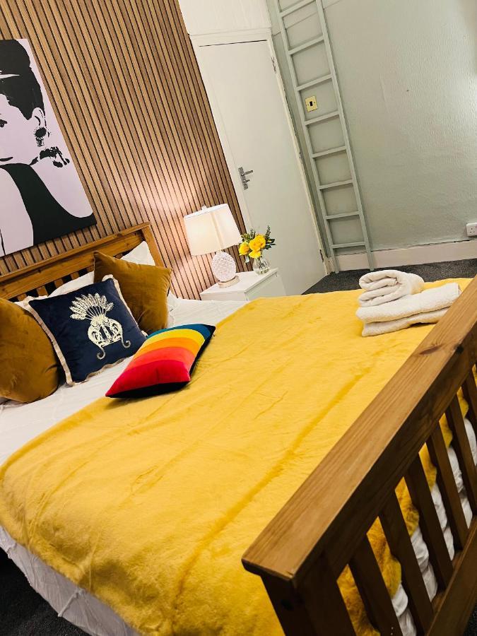 2-Bedroom Plus Living Room Flats Near Edgware Road Londra Esterno foto
